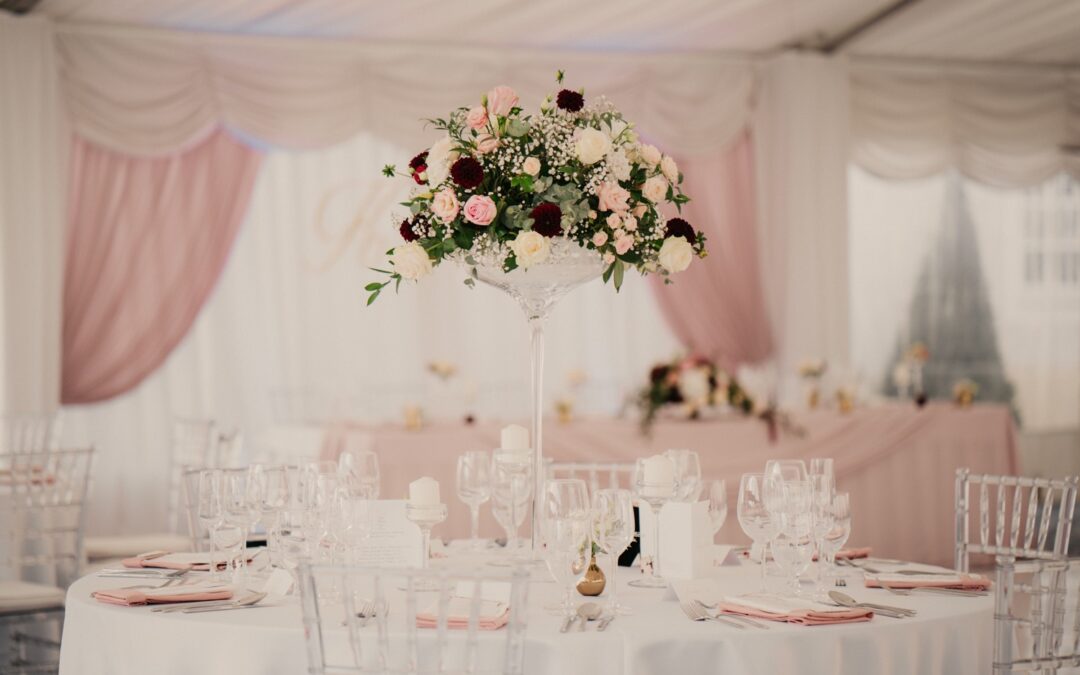 Bordo and Blush Wedding in Art Hotel Kaštieľ Tomášov