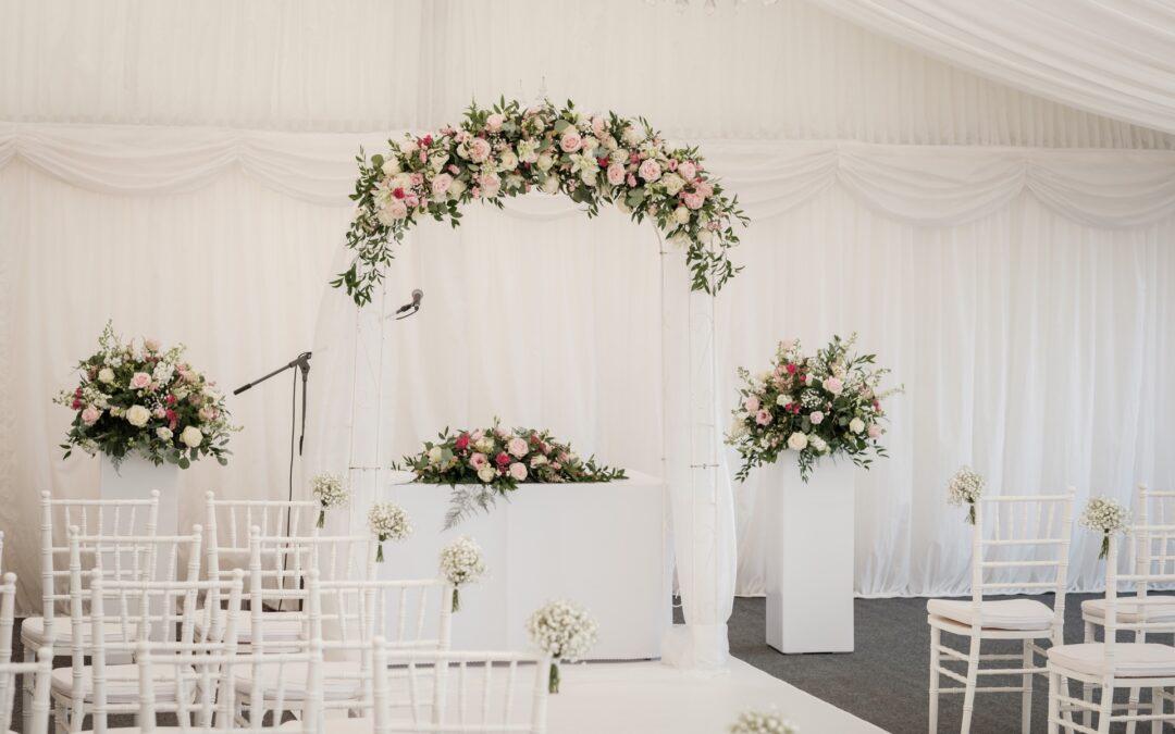 Elegant Blush and White Wedding in Reštaurácia Hrad